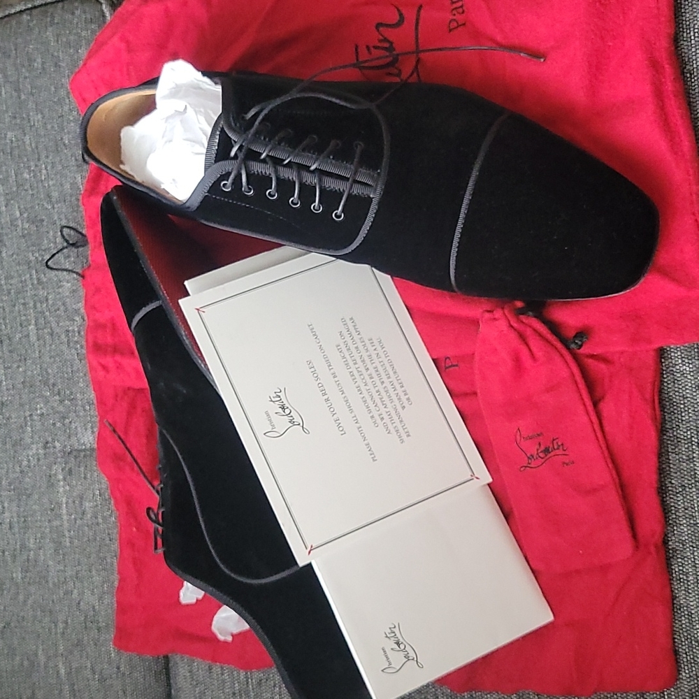 Greggo Orlato Flat Louboutin